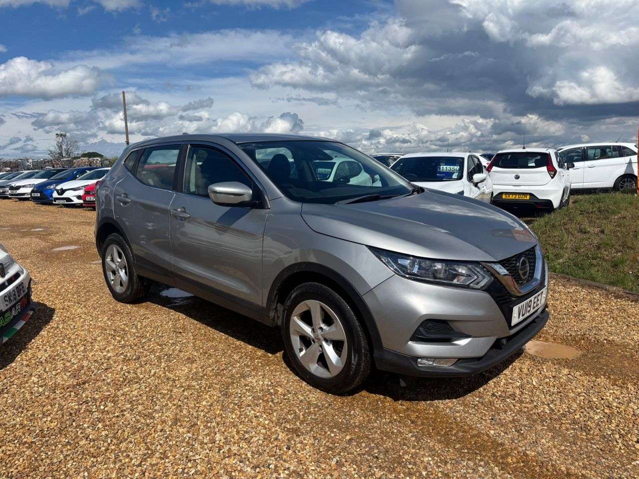 A 2019 NISSAN QASHQAI 1.3 DIG-T Acenta Premium SUV 5dr Petrol Manual Euro 6 (s/s) (140 ps) A 2019 NISSAN QASHQAI 1.3 DIG-T Acenta Premium SUV 5dr Petrol Manual Euro 6 (s/s) (140 ps)