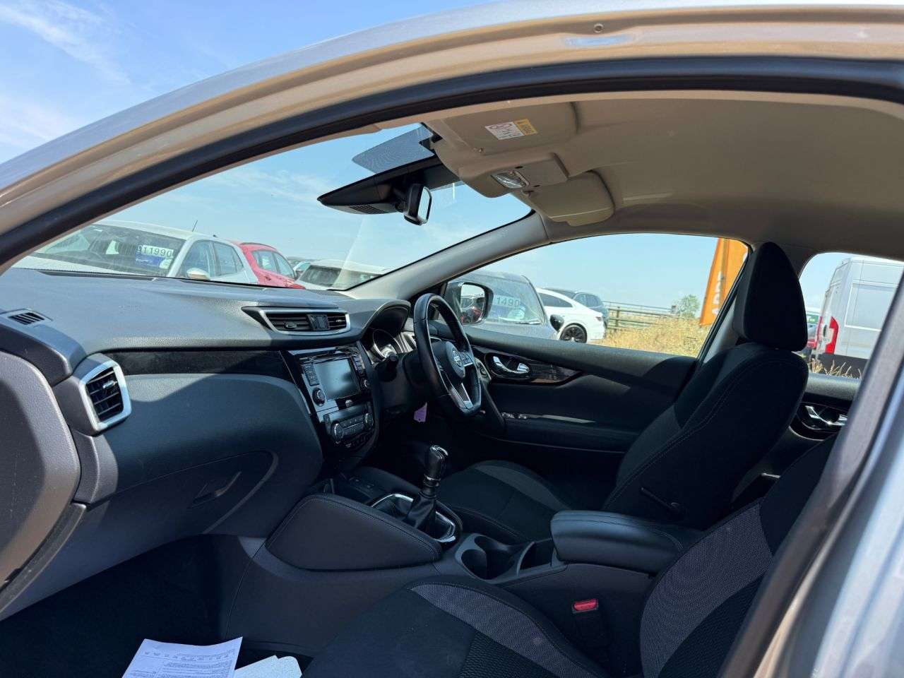 A 2019 NISSAN QASHQAI 1.3 DIG-T Acenta Premium SUV 5dr Petrol Manual Euro 6 (s/s) (140 ps) A 2019 NISSAN QASHQAI 1.3 DIG-T Acenta Premium SUV 5dr Petrol Manual Euro 6 (s/s) (140 ps)