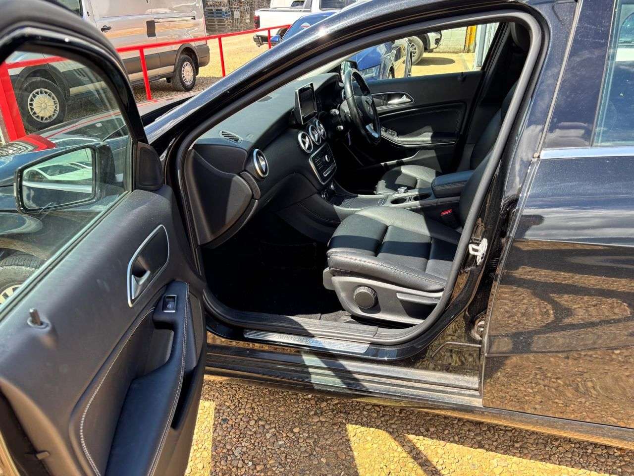 A 2016 MERCEDES-BENZ A-CLASS 1.6 A180 SE Hatchback 5dr Petrol 7G-DCT Euro 6 (s/s) (122 ps) A 2016 MERCEDES-BENZ A-CLASS 1.6 A180 SE Hatchback 5dr Petrol 7G-DCT Euro 6 (s/s) (122 ps)