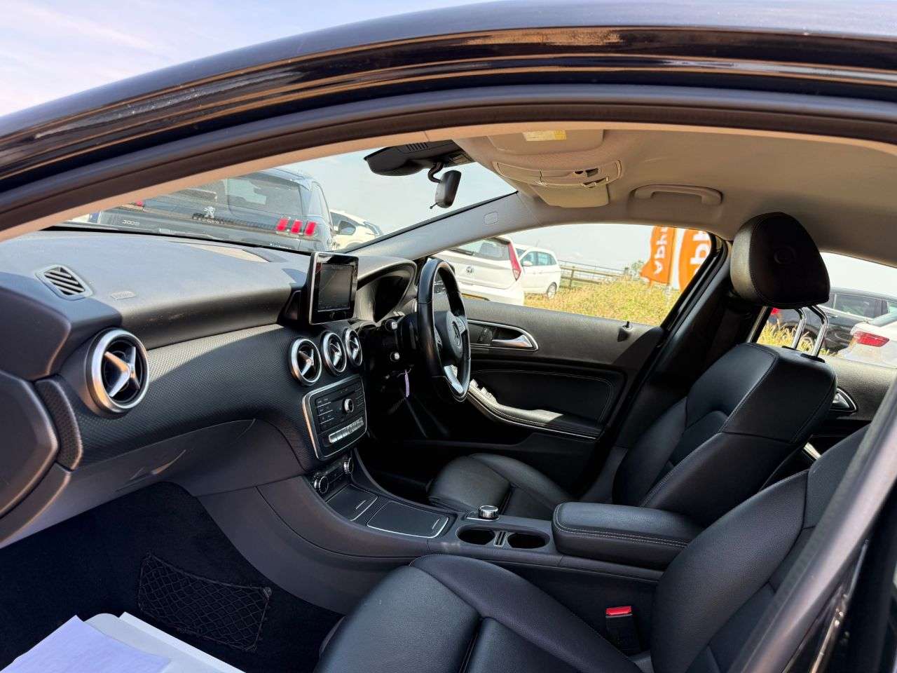A 2016 MERCEDES-BENZ A-CLASS 1.6 A180 SE Hatchback 5dr Petrol 7G-DCT Euro 6 (s/s) (122 ps) A 2016 MERCEDES-BENZ A-CLASS 1.6 A180 SE Hatchback 5dr Petrol 7G-DCT Euro 6 (s/s) (122 ps)