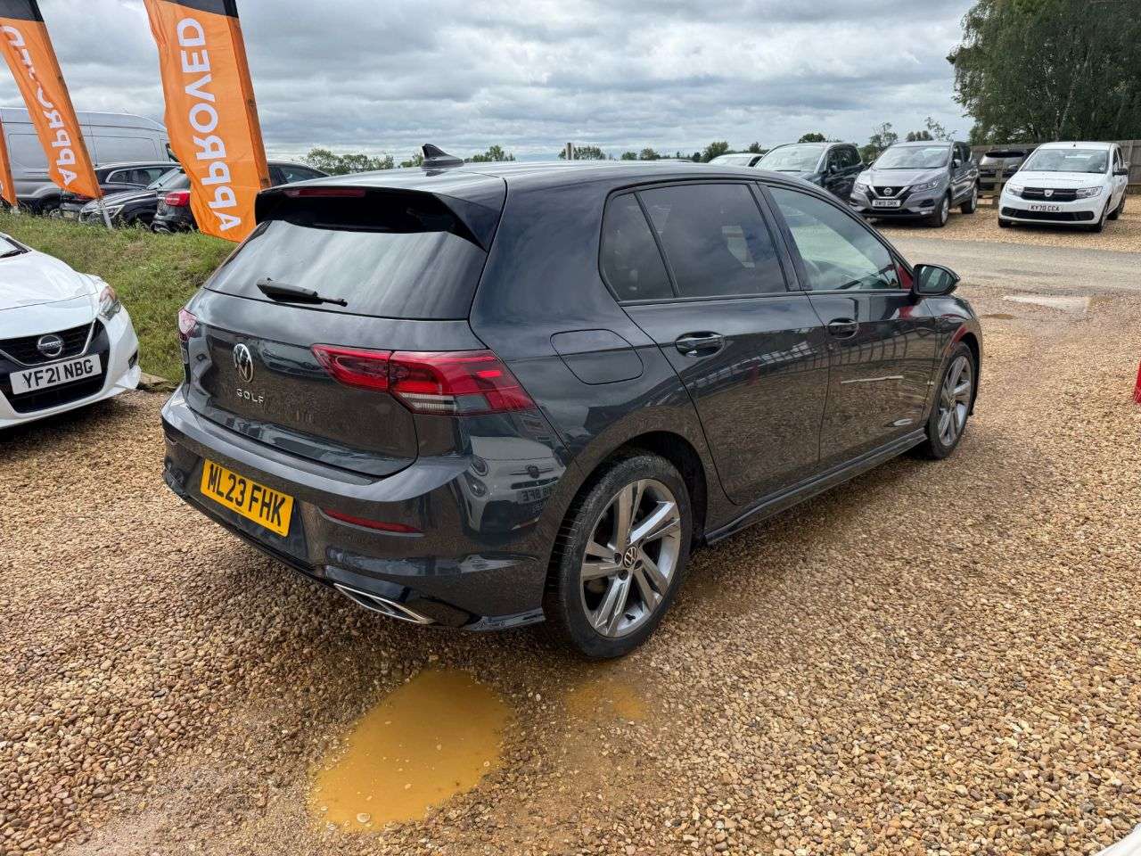 A 2023 VOLKSWAGEN GOLF 1.5 TSI R-Line Hatchback 5dr Petrol Manual Euro 6 (s/s) (130 ps) A 2023 VOLKSWAGEN GOLF 1.5 TSI R-Line Hatchback 5dr Petrol Manual Euro 6 (s/s) (130 ps)