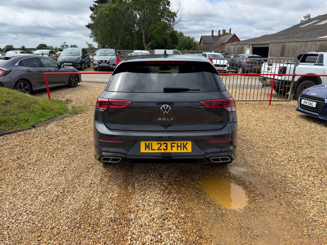 A 2023 VOLKSWAGEN GOLF 1.5 TSI R-Line Hatchback 5dr Petrol Manual Euro 6 (s/s) (130 ps) A 2023 VOLKSWAGEN GOLF 1.5 TSI R-Line Hatchback 5dr Petrol Manual Euro 6 (s/s) (130 ps)