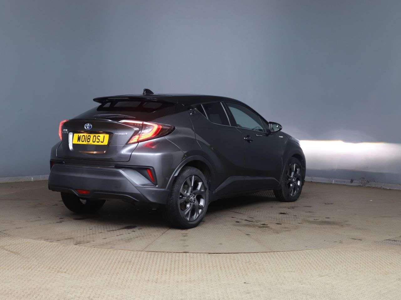 A 2018 TOYOTA C-HR 1.8 VVT-h Dynamic SUV 5dr Petrol Hybrid CVT Euro 6 (s/s) (122 ps) A 2018 TOYOTA C-HR 1.8 VVT-h Dynamic SUV 5dr Petrol Hybrid CVT Euro 6 (s/s) (122 ps)