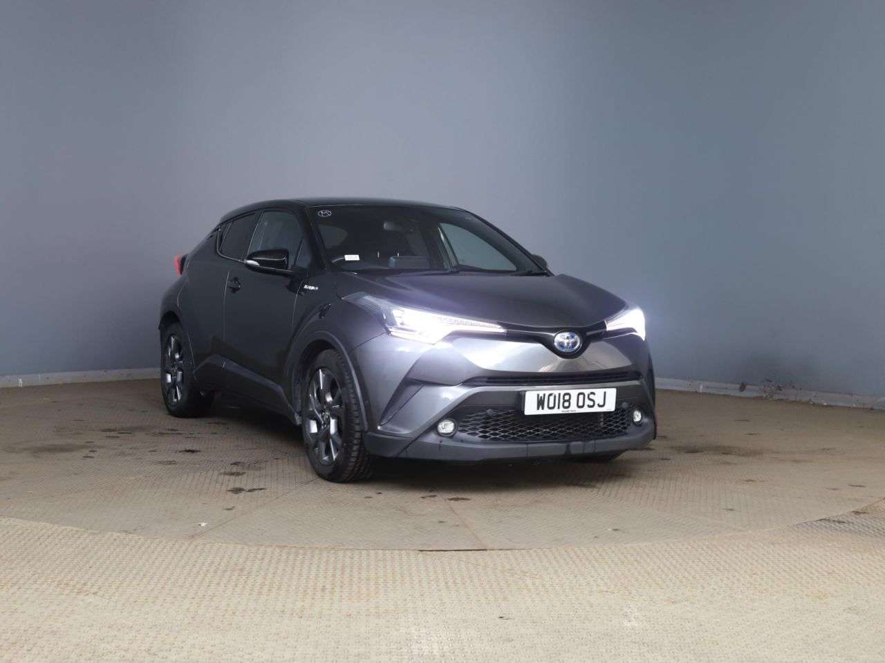 A 2018 TOYOTA C-HR 1.8 VVT-h Dynamic SUV 5dr Petrol Hybrid CVT Euro 6 (s/s) (122 ps) A 2018 TOYOTA C-HR 1.8 VVT-h Dynamic SUV 5dr Petrol Hybrid CVT Euro 6 (s/s) (122 ps)