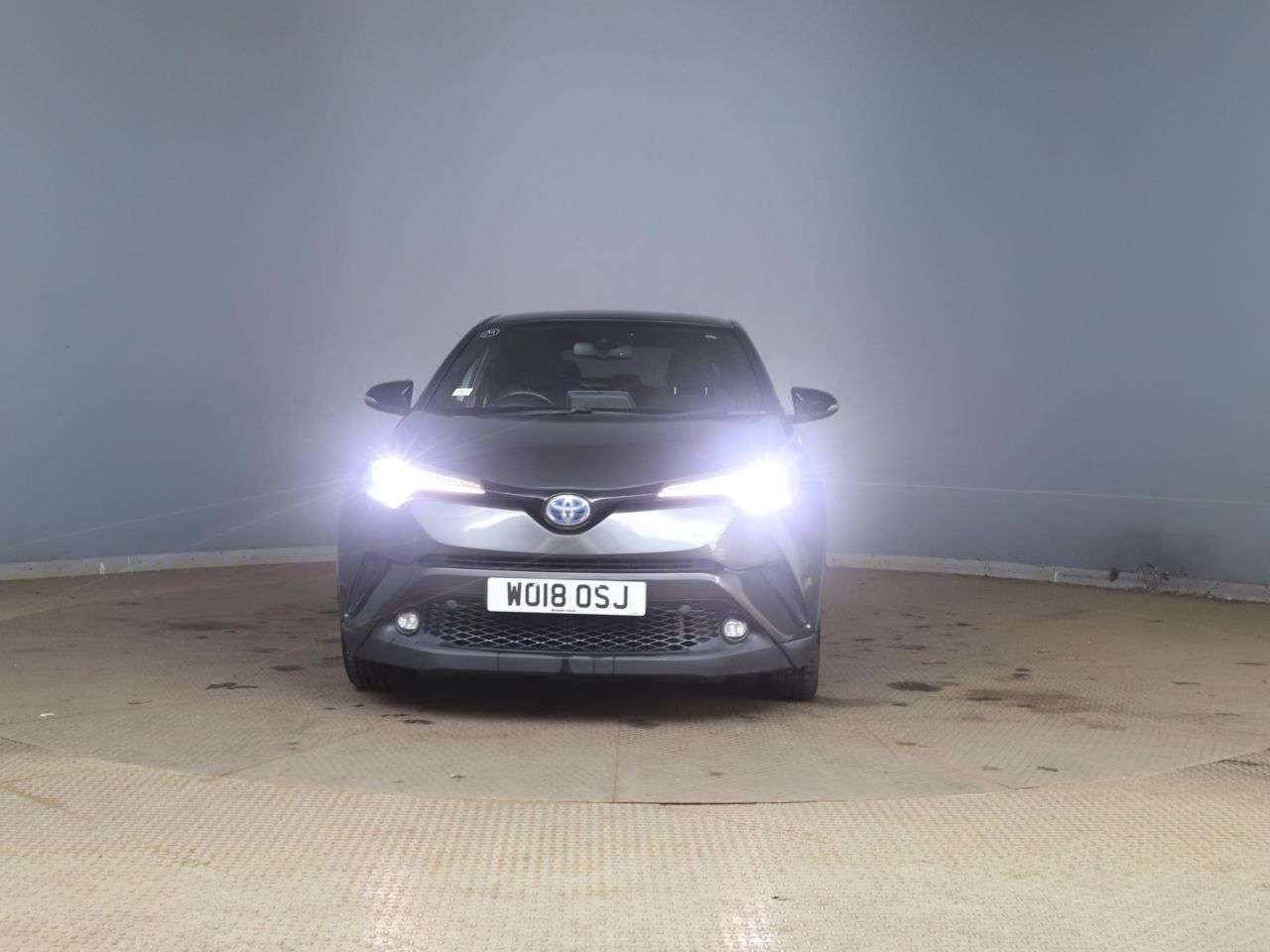 A 2018 TOYOTA C-HR 1.8 VVT-h Dynamic SUV 5dr Petrol Hybrid CVT Euro 6 (s/s) (122 ps) A 2018 TOYOTA C-HR 1.8 VVT-h Dynamic SUV 5dr Petrol Hybrid CVT Euro 6 (s/s) (122 ps)