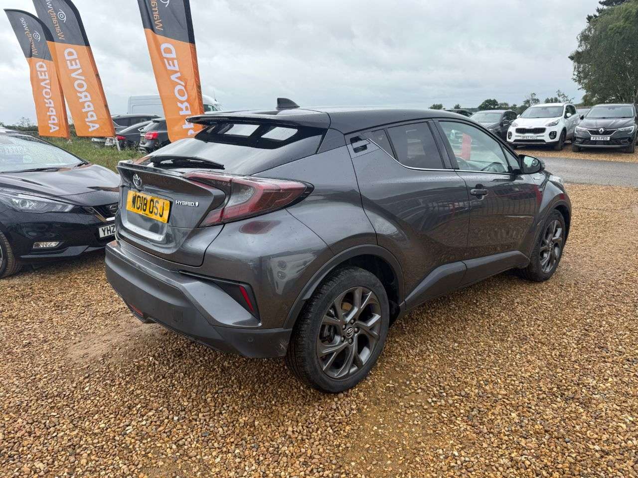 A 2018 TOYOTA C-HR 1.8 VVT-h Dynamic SUV 5dr Petrol Hybrid CVT Euro 6 (s/s) (122 ps) A 2018 TOYOTA C-HR 1.8 VVT-h Dynamic SUV 5dr Petrol Hybrid CVT Euro 6 (s/s) (122 ps)