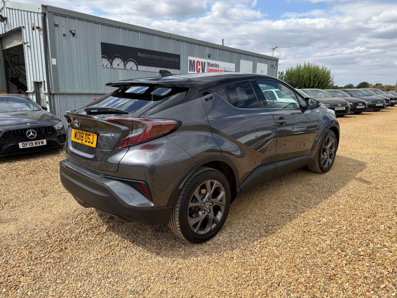 A 2018 TOYOTA C-HR 1.8 VVT-h Dynamic SUV 5dr Petrol Hybrid CVT Euro 6 (s/s) (122 ps) A 2018 TOYOTA C-HR 1.8 VVT-h Dynamic SUV 5dr Petrol Hybrid CVT Euro 6 (s/s) (122 ps)