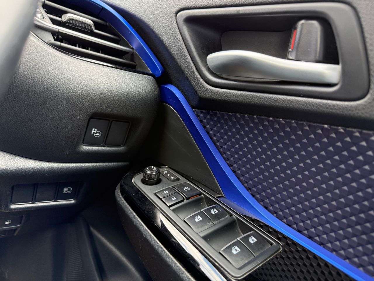 2018 TOYOTA C-HR 2018 TOYOTA C-HR