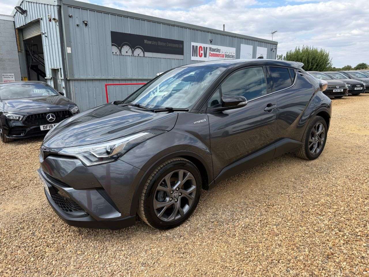 A 2018 TOYOTA C-HR 1.8 VVT-h Dynamic SUV 5dr Petrol Hybrid CVT Euro 6 (s/s) (122 ps) A 2018 TOYOTA C-HR 1.8 VVT-h Dynamic SUV 5dr Petrol Hybrid CVT Euro 6 (s/s) (122 ps)