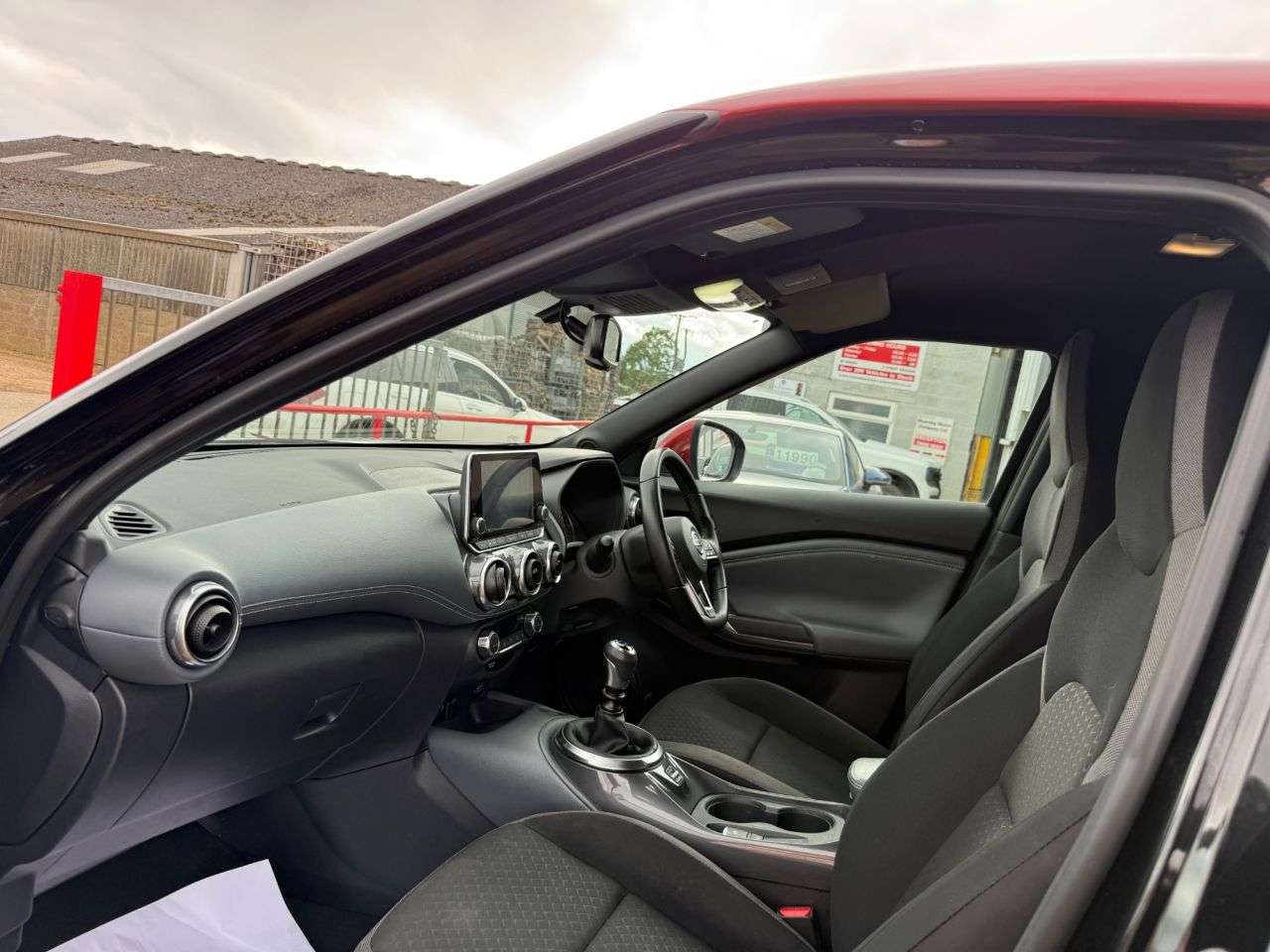 A 2021 NISSAN JUKE 1.0 DIG-T N-Connecta SUV 5dr Petrol Manual Euro 6 (s/s) (114 ps) A 2021 NISSAN JUKE 1.0 DIG-T N-Connecta SUV 5dr Petrol Manual Euro 6 (s/s) (114 ps)