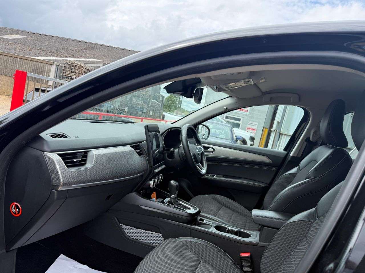A 2023 RENAULT ARKANA 1.3 MHEV techno SUV 5dr Petrol EDC 2WD Euro 6 (s/s) (140 ps) A 2023 RENAULT ARKANA 1.3 MHEV techno SUV 5dr Petrol EDC 2WD Euro 6 (s/s) (140 ps)