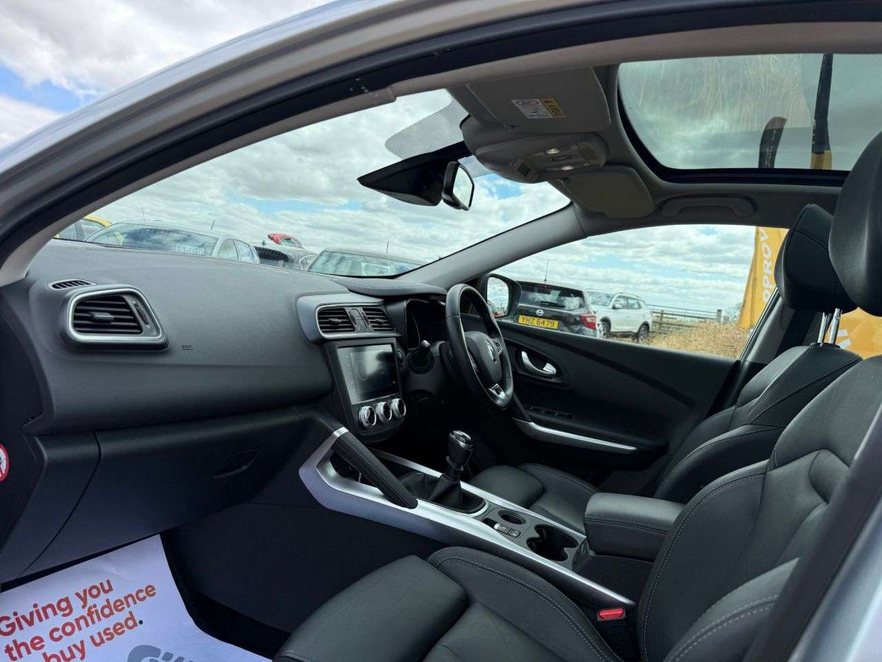 A 2019 RENAULT KADJAR 1.3 TCe GT Line SUV 5dr Petrol Manual Euro 6 (s/s) (140 ps) A 2019 RENAULT KADJAR 1.3 TCe GT Line SUV 5dr Petrol Manual Euro 6 (s/s) (140 ps)