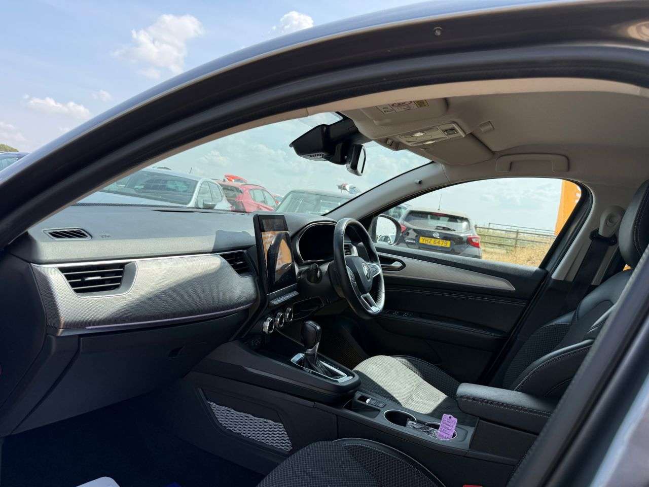A 2022 RENAULT ARKANA 1.6 E-TECH techno SUV 5dr Petrol Hybrid Auto 2WD Euro 6 (s/s) (145 ps) A 2022 RENAULT ARKANA 1.6 E-TECH techno SUV 5dr Petrol Hybrid Auto 2WD Euro 6 (s/s) (145 ps)