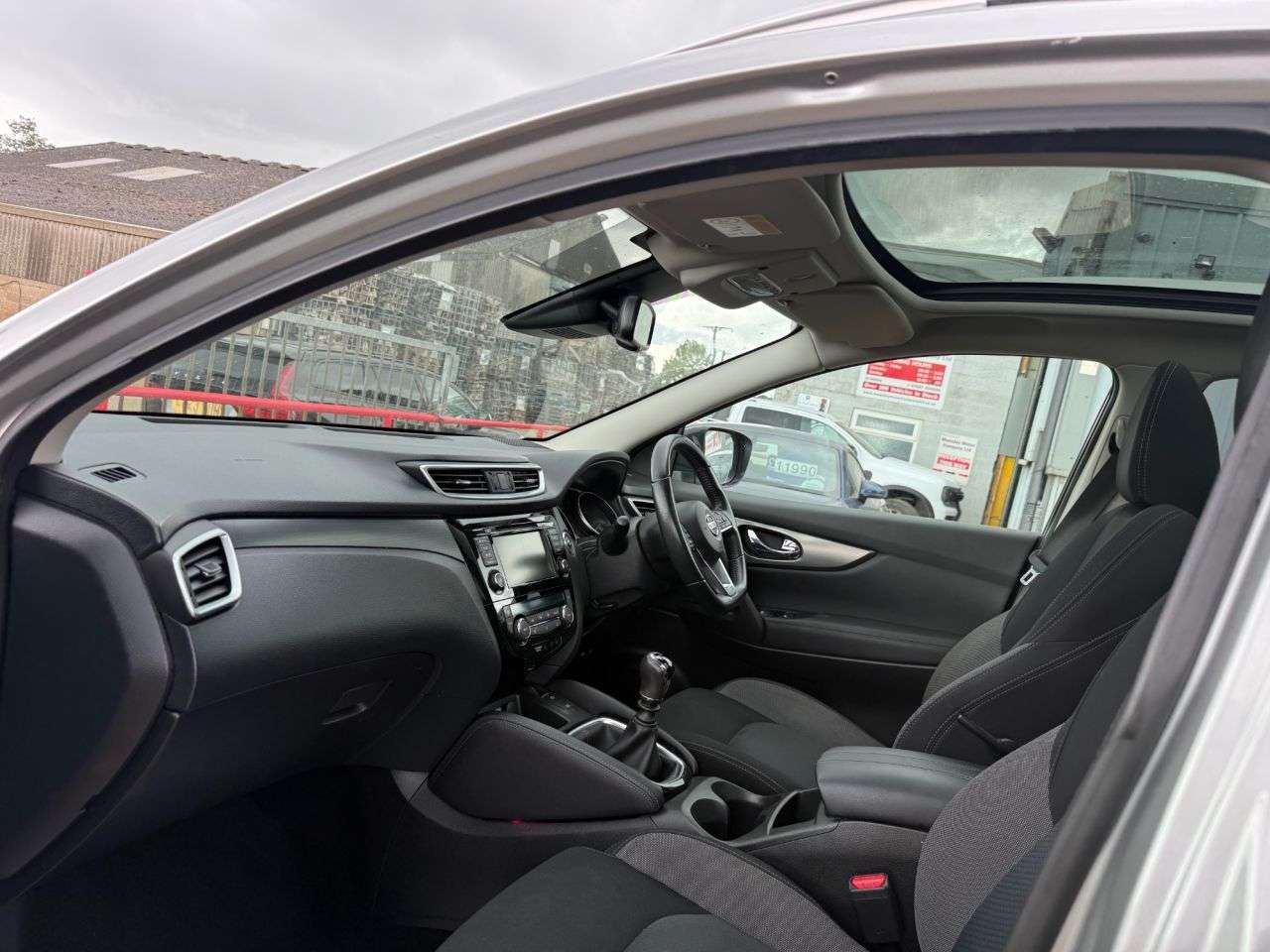 A 2019 NISSAN QASHQAI 1.5 dCi N-Connecta SUV 5dr Diesel Manual Euro 6 (s/s) (115 ps) A 2019 NISSAN QASHQAI 1.5 dCi N-Connecta SUV 5dr Diesel Manual Euro 6 (s/s) (115 ps)