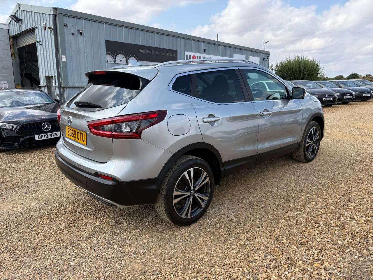 A 2019 NISSAN QASHQAI 1.5 dCi N-Connecta SUV 5dr Diesel Manual Euro 6 (s/s) (115 ps) A 2019 NISSAN QASHQAI 1.5 dCi N-Connecta SUV 5dr Diesel Manual Euro 6 (s/s) (115 ps)