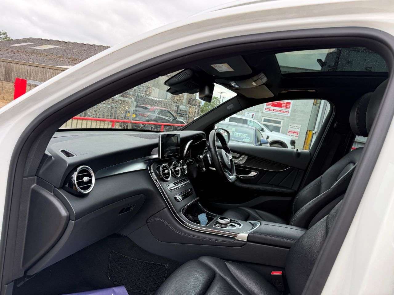 A 2018 MERCEDES-BENZ GLC 2.1 GLC220d AMG Line (Premium) SUV 5dr Diesel G-Tronic 4MATIC Euro 6 (s/s) A 2018 MERCEDES-BENZ GLC 2.1 GLC220d AMG Line (Premium) SUV 5dr Diesel G-Tronic 4MATIC Euro 6 (s/s)