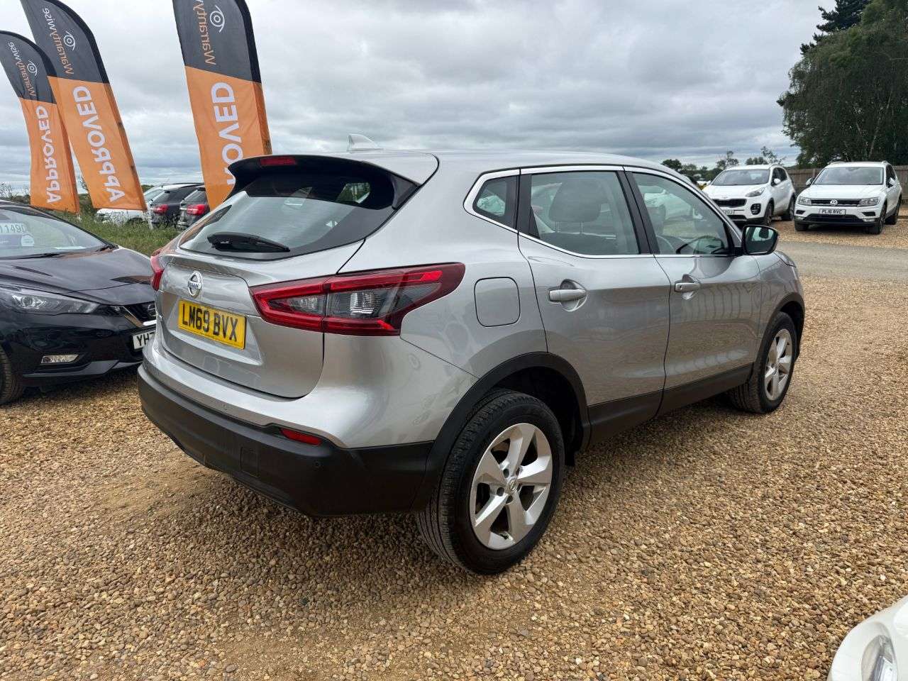 A 2019 NISSAN QASHQAI 1.3 DIG-T Acenta Premium SUV 5dr Petrol Manual Euro 6 (s/s) (140 ps) A 2019 NISSAN QASHQAI 1.3 DIG-T Acenta Premium SUV 5dr Petrol Manual Euro 6 (s/s) (140 ps)