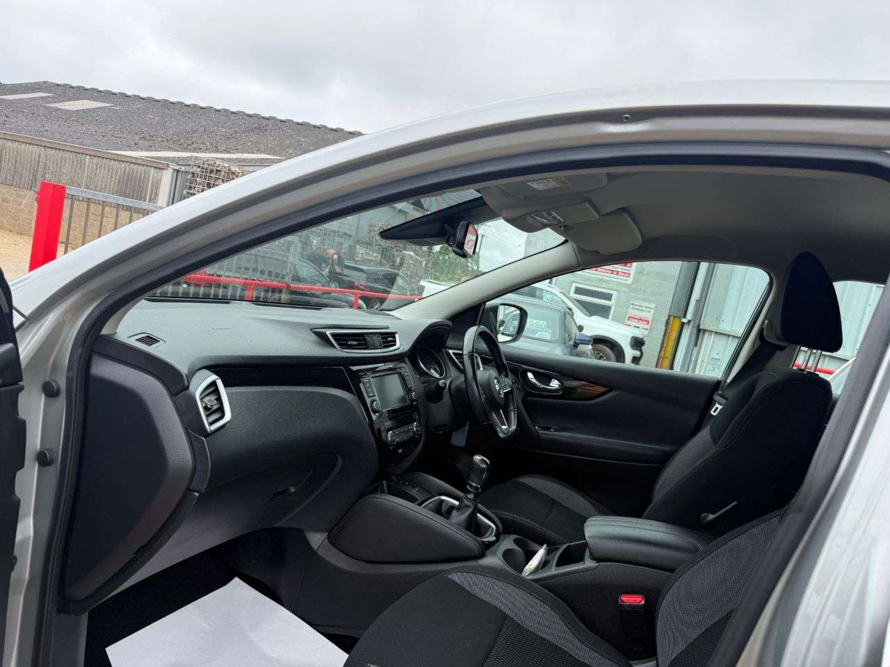 A 2019 NISSAN QASHQAI 1.3 DIG-T Acenta Premium SUV 5dr Petrol Manual Euro 6 (s/s) (140 ps) A 2019 NISSAN QASHQAI 1.3 DIG-T Acenta Premium SUV 5dr Petrol Manual Euro 6 (s/s) (140 ps)