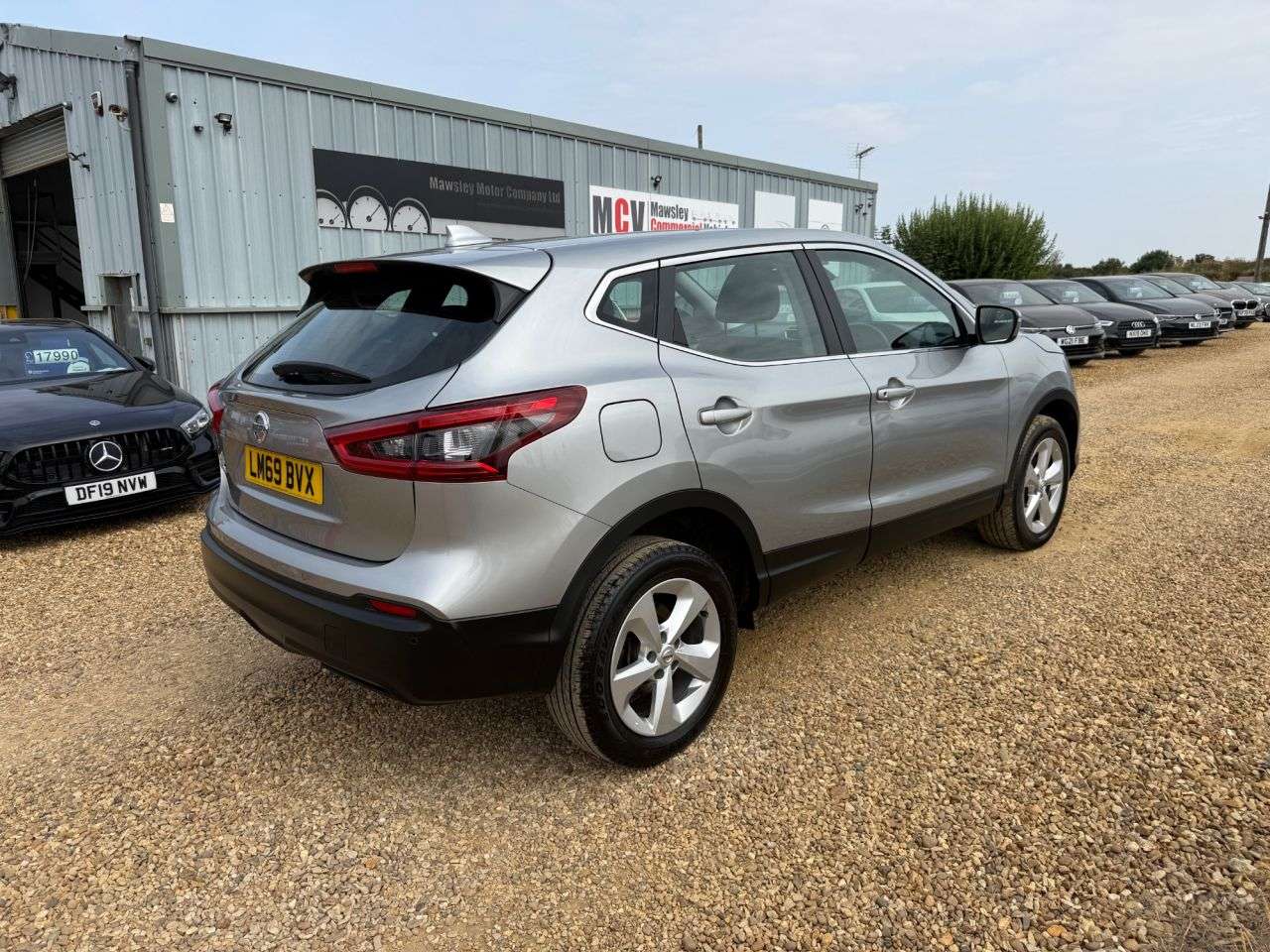 A 2019 NISSAN QASHQAI 1.3 DIG-T Acenta Premium SUV 5dr Petrol Manual Euro 6 (s/s) (140 ps) A 2019 NISSAN QASHQAI 1.3 DIG-T Acenta Premium SUV 5dr Petrol Manual Euro 6 (s/s) (140 ps)
