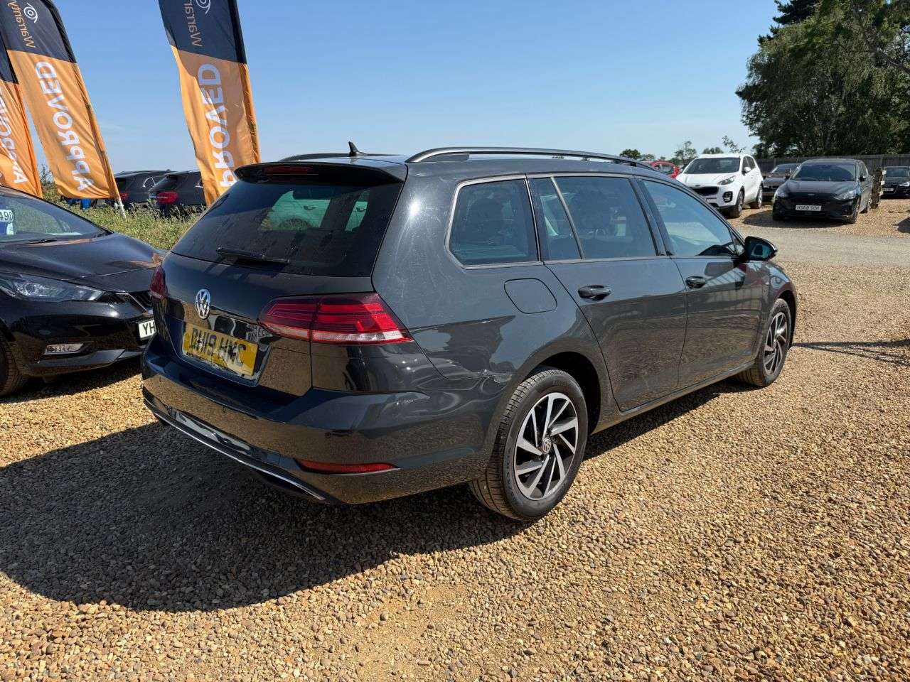 A 2019 VOLKSWAGEN GOLF 1.6 TDI Match Estate 5dr Diesel DSG Euro 6 (s/s) (115 ps) A 2019 VOLKSWAGEN GOLF 1.6 TDI Match Estate 5dr Diesel DSG Euro 6 (s/s) (115 ps)