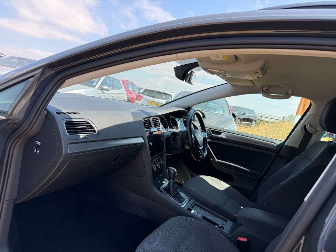 A 2019 VOLKSWAGEN GOLF 1.6 TDI Match Estate 5dr Diesel DSG Euro 6 (s/s) (115 ps) A 2019 VOLKSWAGEN GOLF 1.6 TDI Match Estate 5dr Diesel DSG Euro 6 (s/s) (115 ps)