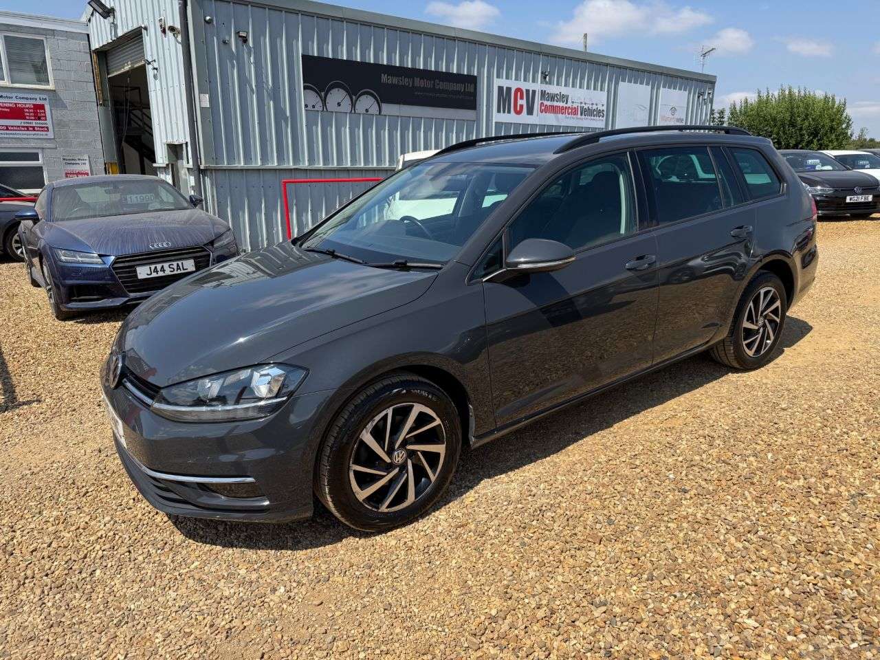 A 2019 VOLKSWAGEN GOLF 1.6 TDI Match Estate 5dr Diesel DSG Euro 6 (s/s) (115 ps) A 2019 VOLKSWAGEN GOLF 1.6 TDI Match Estate 5dr Diesel DSG Euro 6 (s/s) (115 ps)
