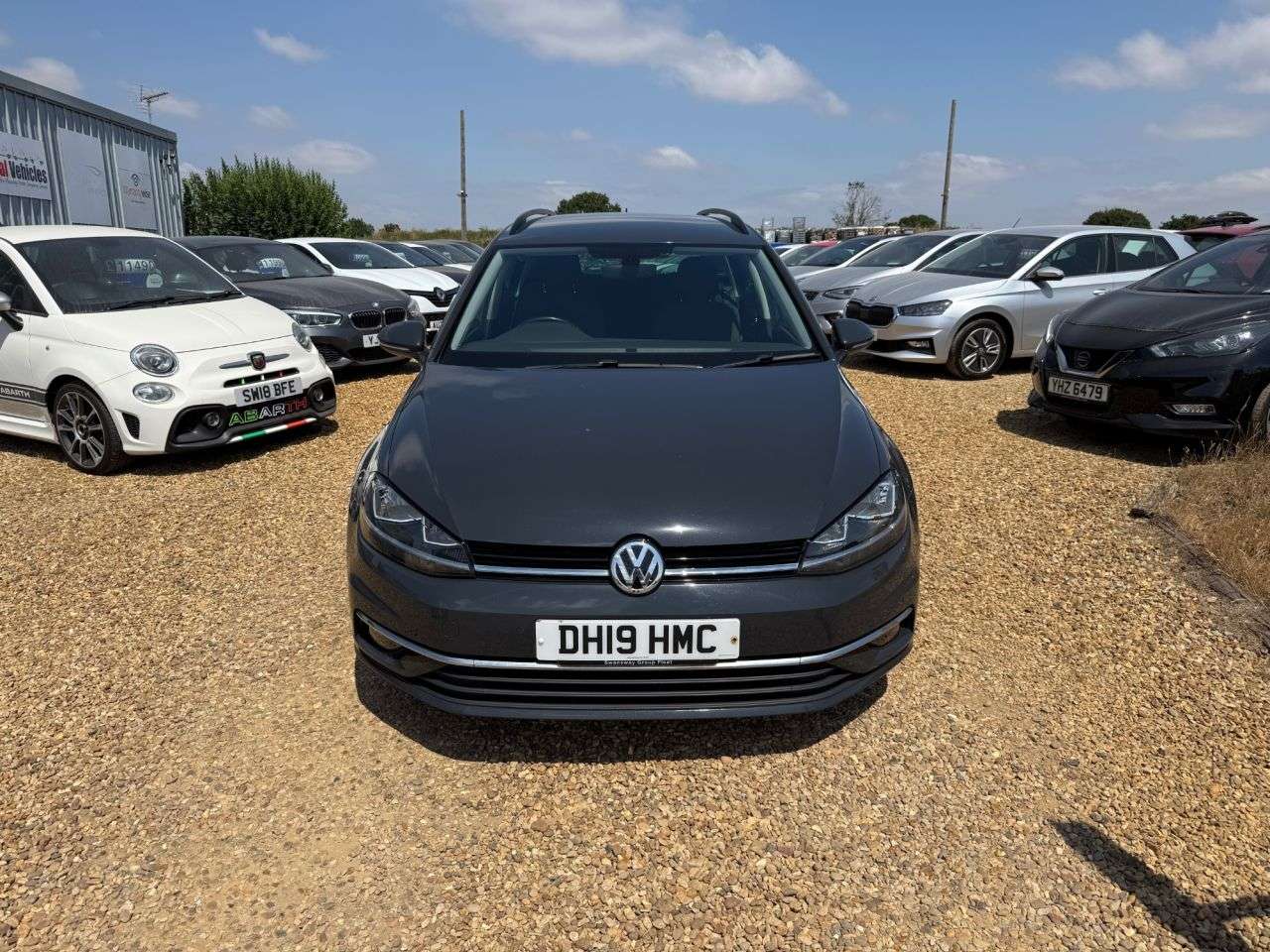 A 2019 VOLKSWAGEN GOLF 1.6 TDI Match Estate 5dr Diesel DSG Euro 6 (s/s) (115 ps) A 2019 VOLKSWAGEN GOLF 1.6 TDI Match Estate 5dr Diesel DSG Euro 6 (s/s) (115 ps)