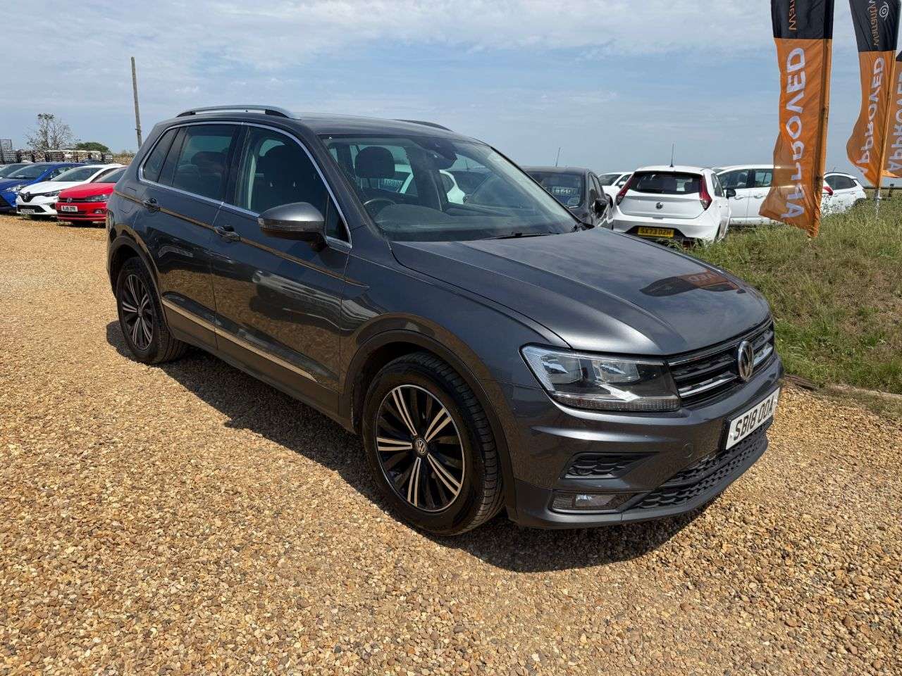 A 2018 VOLKSWAGEN TIGUAN 2.0 TDI SE Navigation SUV 5dr Diesel Manual Euro 6 (s/s) (150 ps) A 2018 VOLKSWAGEN TIGUAN 2.0 TDI SE Navigation SUV 5dr Diesel Manual Euro 6 (s/s) (150 ps)