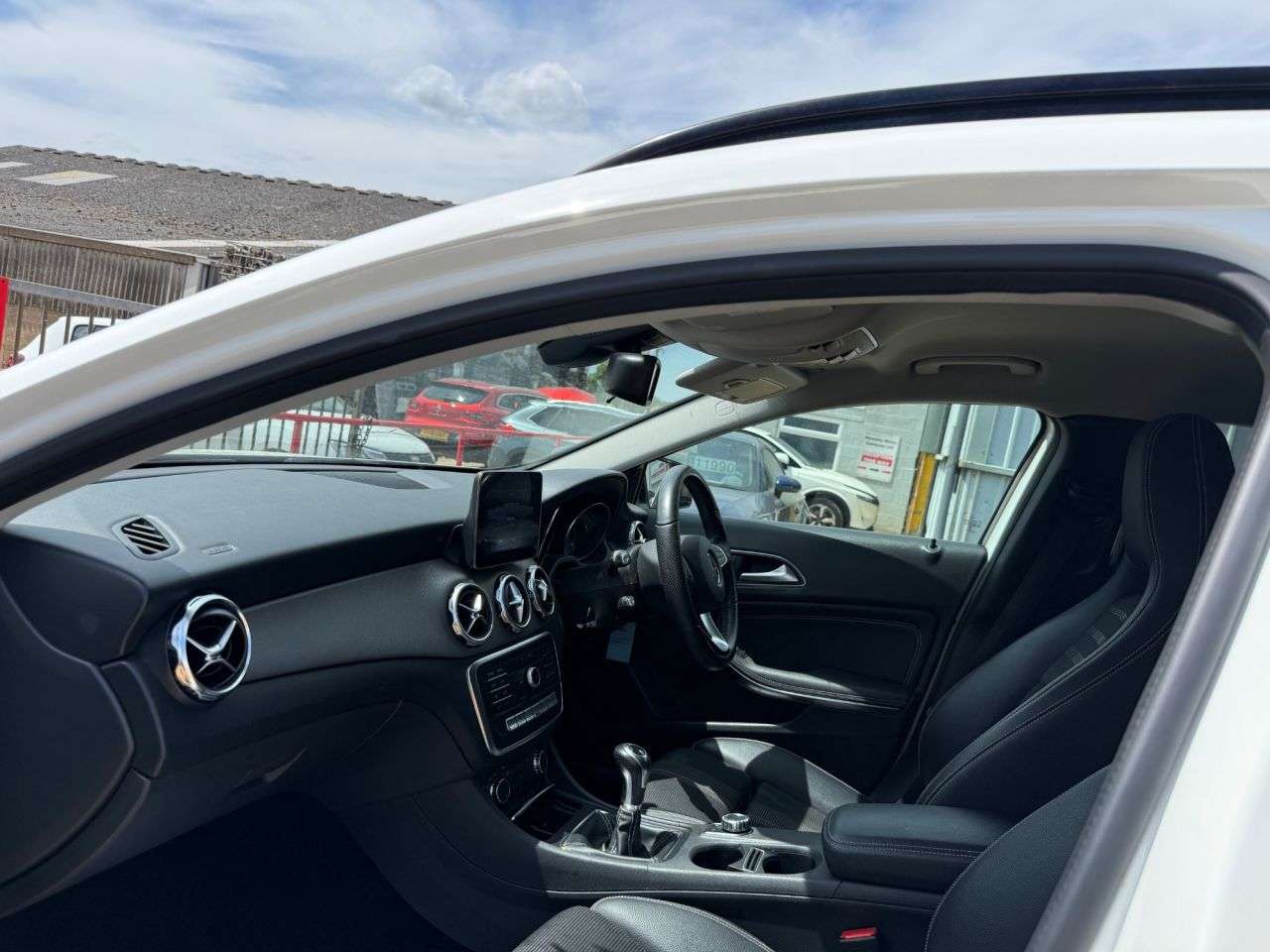 A 2019 MERCEDES-BENZ GLA 1.6 GLA180 Urban Edition SUV 5dr Petrol Manual Euro 6 (s/s) (122 ps) A 2019 MERCEDES-BENZ GLA 1.6 GLA180 Urban Edition SUV 5dr Petrol Manual Euro 6 (s/s) (122 ps)
