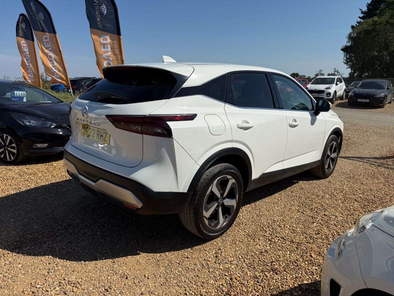 A 2022 NISSAN QASHQAI 1.3 DIG-T MHEV N-Connecta SUV 5dr Petrol Hybrid Manual Euro 6 (s/s) (140 ps A 2022 NISSAN QASHQAI 1.3 DIG-T MHEV N-Connecta SUV 5dr Petrol Hybrid Manual Euro 6 (s/s) (140 ps