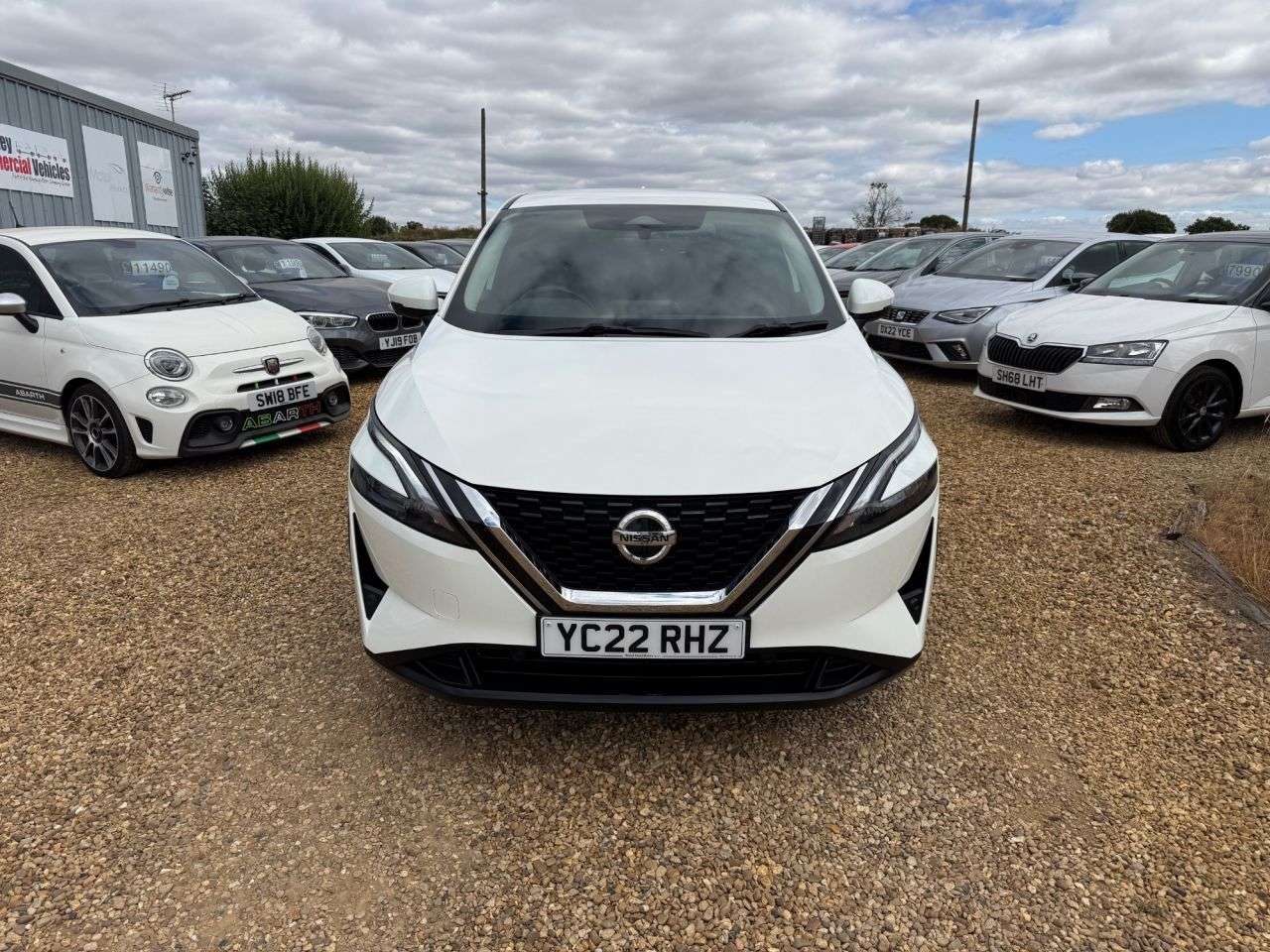 A 2022 NISSAN QASHQAI 1.3 DIG-T MHEV N-Connecta SUV 5dr Petrol Hybrid Manual Euro 6 (s/s) (140 ps A 2022 NISSAN QASHQAI 1.3 DIG-T MHEV N-Connecta SUV 5dr Petrol Hybrid Manual Euro 6 (s/s) (140 ps