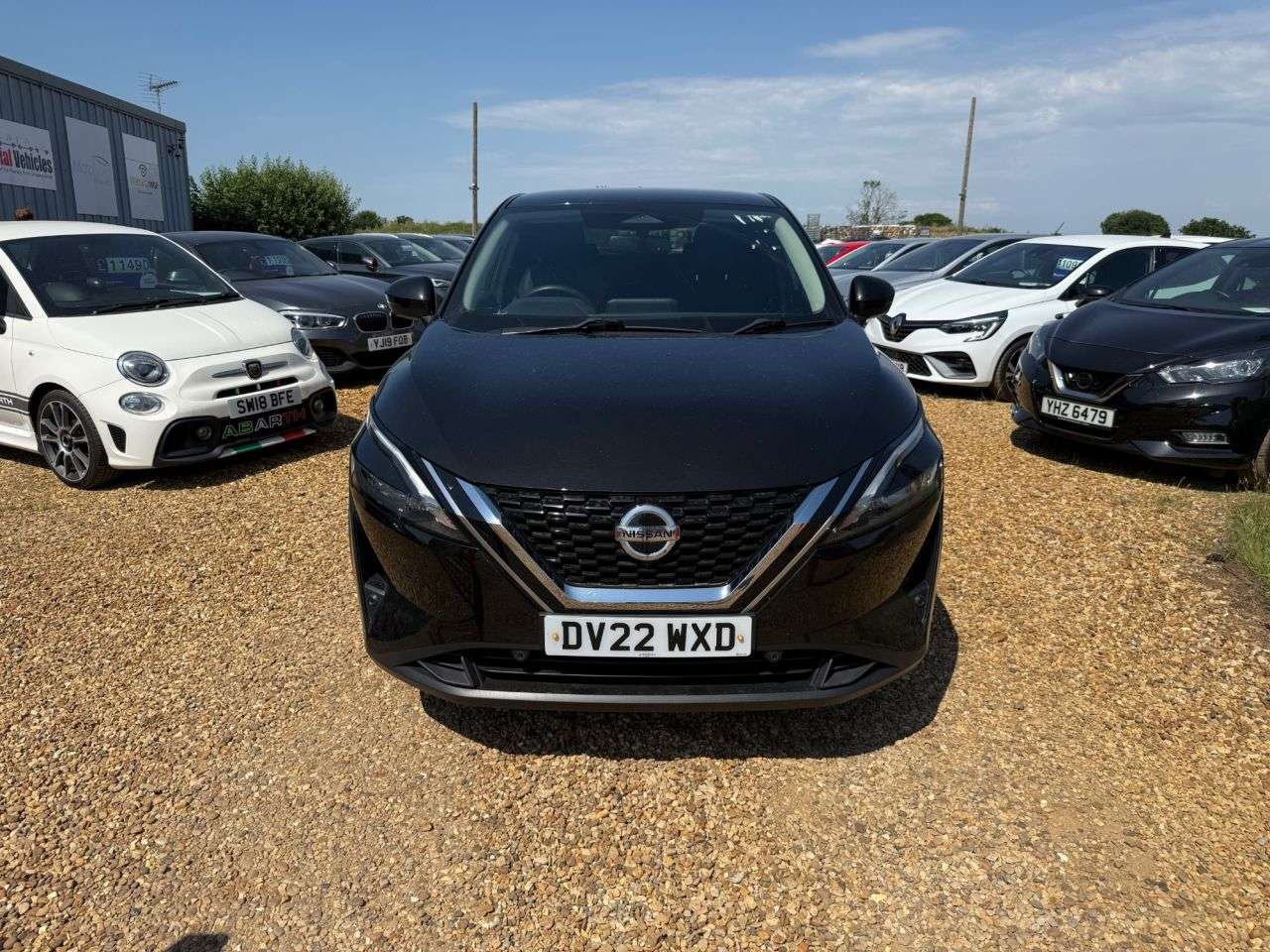 A 2022 NISSAN QASHQAI 1.3 DIG-T MHEV N-Connecta SUV 5dr Petrol Hybrid Manual Euro 6 (s/s) (140 ps A 2022 NISSAN QASHQAI 1.3 DIG-T MHEV N-Connecta SUV 5dr Petrol Hybrid Manual Euro 6 (s/s) (140 ps