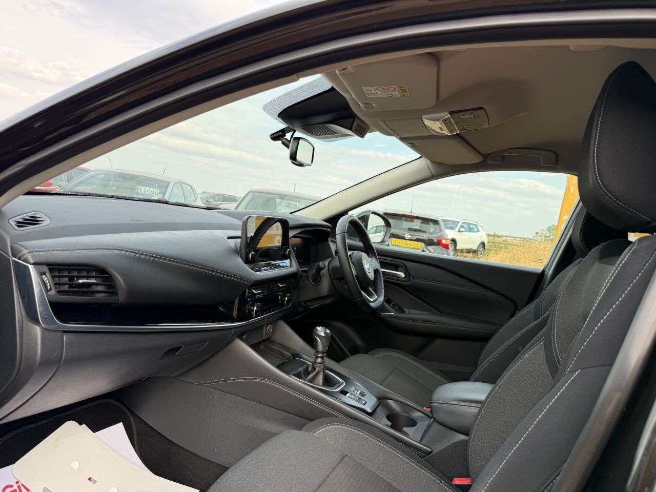 A 2022 NISSAN QASHQAI 1.3 DIG-T MHEV N-Connecta SUV 5dr Petrol Hybrid Manual Euro 6 (s/s) (140 ps A 2022 NISSAN QASHQAI 1.3 DIG-T MHEV N-Connecta SUV 5dr Petrol Hybrid Manual Euro 6 (s/s) (140 ps