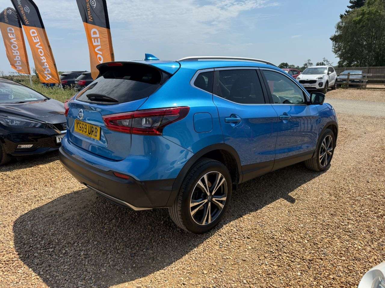 A 2019 NISSAN QASHQAI 1.3 DIG-T N-Connecta SUV 5dr Petrol Manual Euro 6 (s/s) (140 ps) A 2019 NISSAN QASHQAI 1.3 DIG-T N-Connecta SUV 5dr Petrol Manual Euro 6 (s/s) (140 ps)