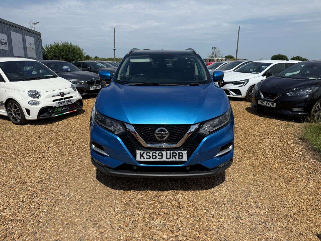 A 2019 NISSAN QASHQAI 1.3 DIG-T N-Connecta SUV 5dr Petrol Manual Euro 6 (s/s) (140 ps) A 2019 NISSAN QASHQAI 1.3 DIG-T N-Connecta SUV 5dr Petrol Manual Euro 6 (s/s) (140 ps)