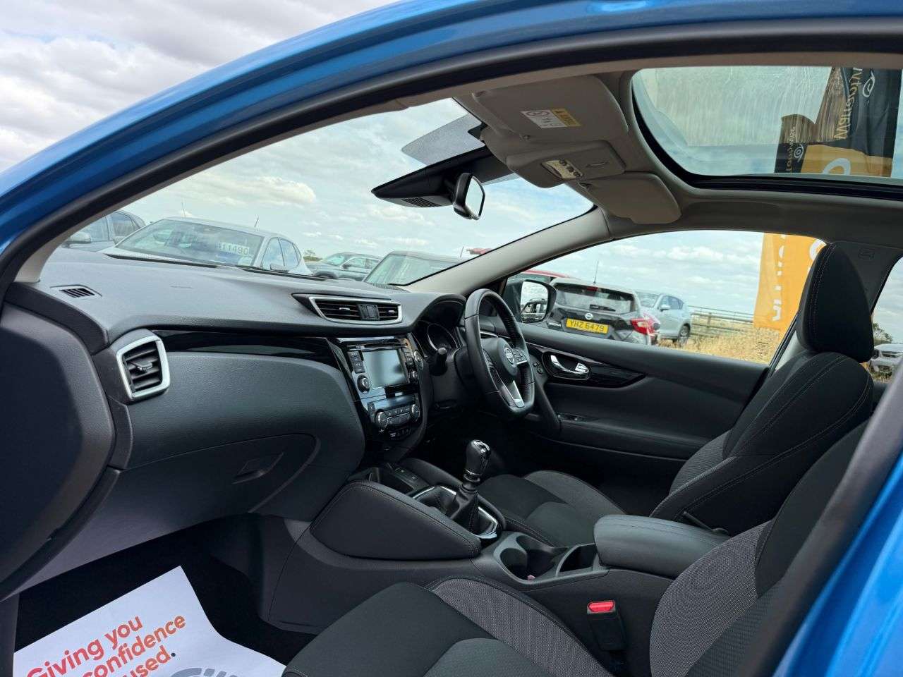 A 2019 NISSAN QASHQAI 1.3 DIG-T N-Connecta SUV 5dr Petrol Manual Euro 6 (s/s) (140 ps) A 2019 NISSAN QASHQAI 1.3 DIG-T N-Connecta SUV 5dr Petrol Manual Euro 6 (s/s) (140 ps)