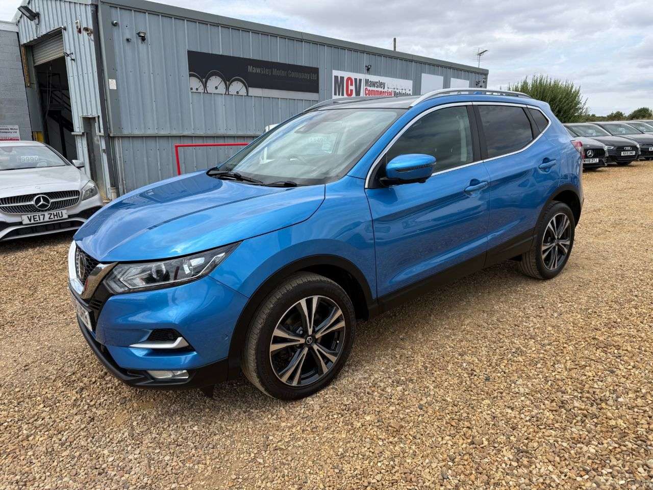 A 2019 NISSAN QASHQAI 1.3 DIG-T N-Connecta SUV 5dr Petrol Manual Euro 6 (s/s) (140 ps) A 2019 NISSAN QASHQAI 1.3 DIG-T N-Connecta SUV 5dr Petrol Manual Euro 6 (s/s) (140 ps)
