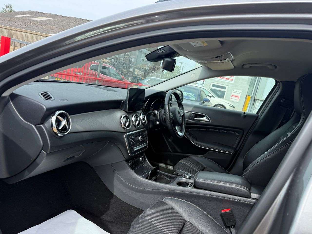 A 2019 MERCEDES-BENZ GLA 1.6 GLA180 Urban Edition SUV 5dr Petrol 7G-DCT Euro 6 (s/s) (122 ps) A 2019 MERCEDES-BENZ GLA 1.6 GLA180 Urban Edition SUV 5dr Petrol 7G-DCT Euro 6 (s/s) (122 ps)