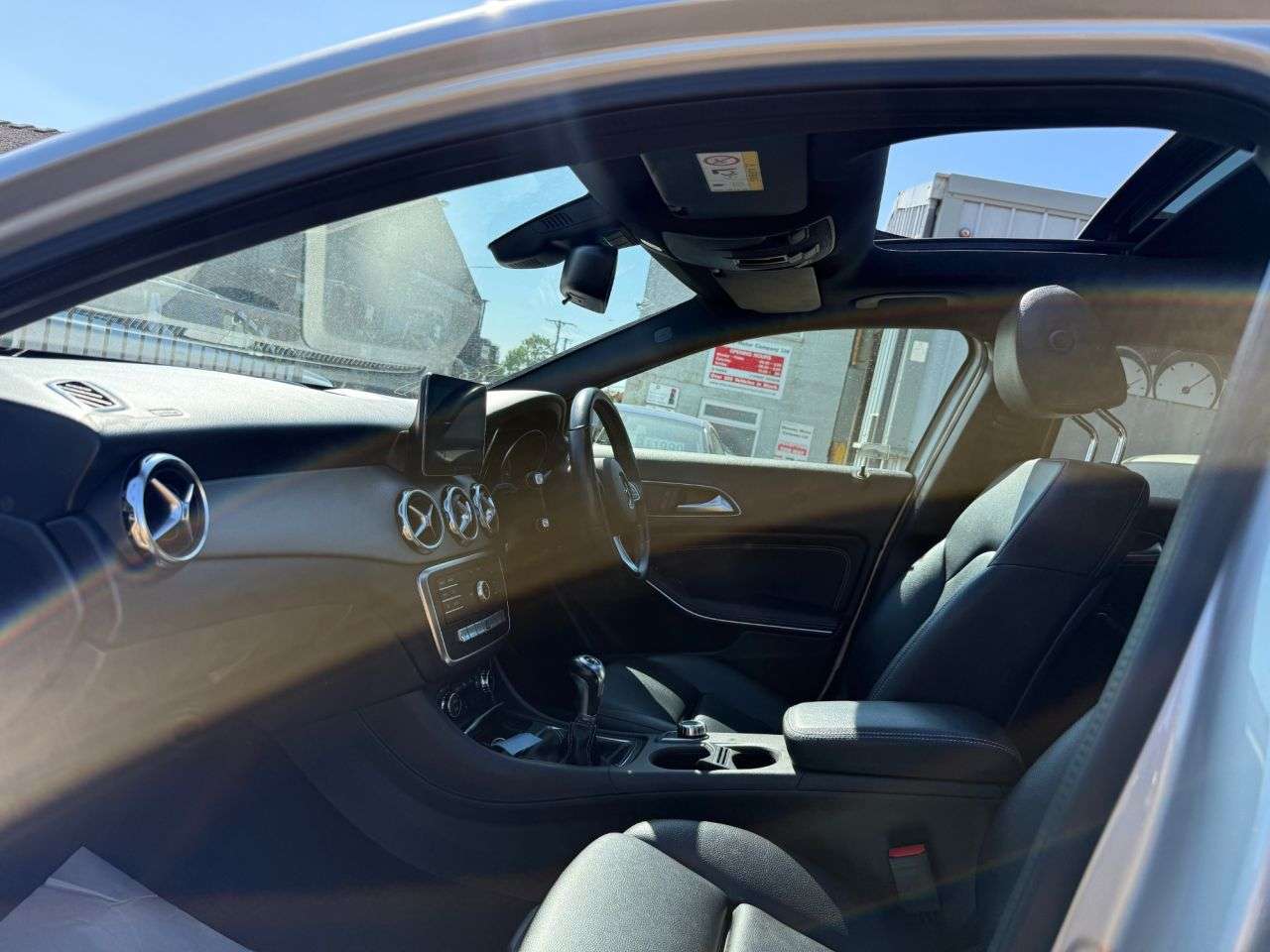 A 2018 MERCEDES-BENZ GLA 2.1 GLA200d Sport (Executive) SUV 5dr Diesel Manual Euro 6 (s/s) (136 ps) A 2018 MERCEDES-BENZ GLA 2.1 GLA200d Sport (Executive) SUV 5dr Diesel Manual Euro 6 (s/s) (136 ps)