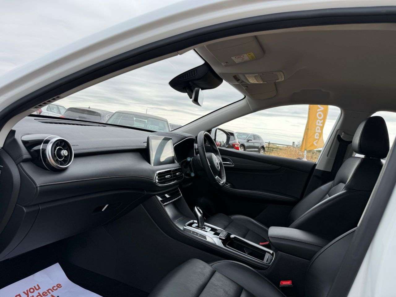 A 2022 MG MG HS 1.5 T-GDI Excite SUV 5dr Petrol DCT Euro 6 (s/s) (162 ps) A 2022 MG MG HS 1.5 T-GDI Excite SUV 5dr Petrol DCT Euro 6 (s/s) (162 ps)