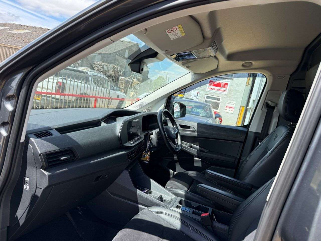 A 2023 VOLKSWAGEN CADDY 2.0 TDI C20 Commerce Pro Panel Van 5dr Diesel DSG SWB Euro 6 (s/s) (122 ps) A 2023 VOLKSWAGEN CADDY 2.0 TDI C20 Commerce Pro Panel Van 5dr Diesel DSG SWB Euro 6 (s/s) (122 ps)