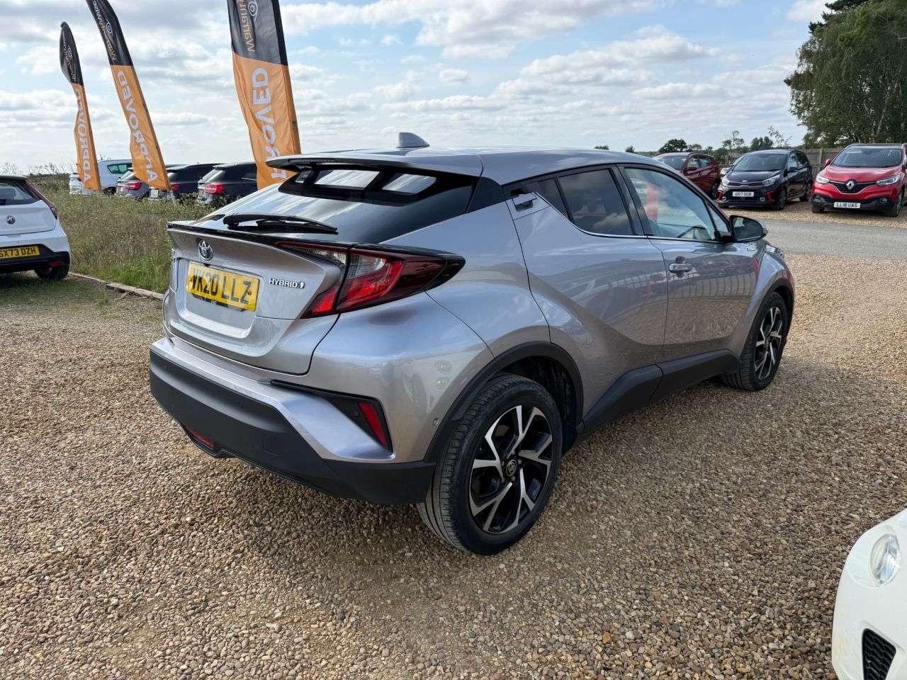 A 2020 TOYOTA C-HR 1.8 VVT-h Design SUV 5dr Petrol Hybrid CVT Euro 6 (s/s) (122 ps) A 2020 TOYOTA C-HR 1.8 VVT-h Design SUV 5dr Petrol Hybrid CVT Euro 6 (s/s) (122 ps)