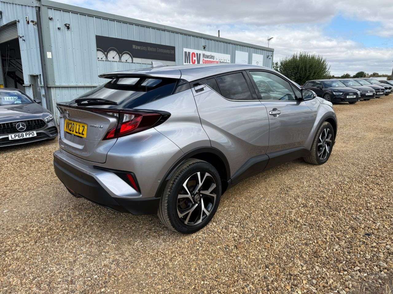 A 2020 TOYOTA C-HR 1.8 VVT-h Design SUV 5dr Petrol Hybrid CVT Euro 6 (s/s) (122 ps) A 2020 TOYOTA C-HR 1.8 VVT-h Design SUV 5dr Petrol Hybrid CVT Euro 6 (s/s) (122 ps)