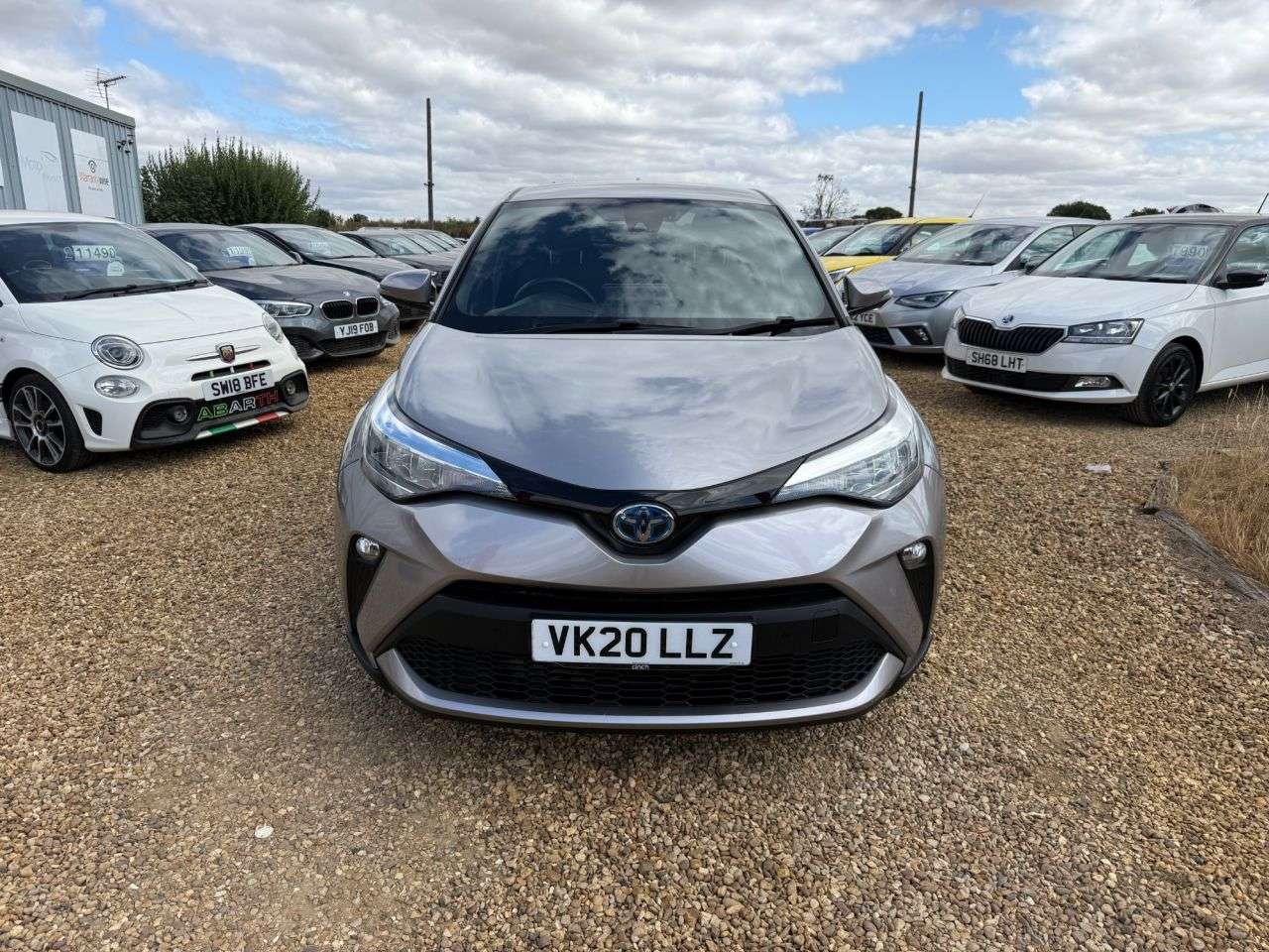 A 2020 TOYOTA C-HR 1.8 VVT-h Design SUV 5dr Petrol Hybrid CVT Euro 6 (s/s) (122 ps) A 2020 TOYOTA C-HR 1.8 VVT-h Design SUV 5dr Petrol Hybrid CVT Euro 6 (s/s) (122 ps)
