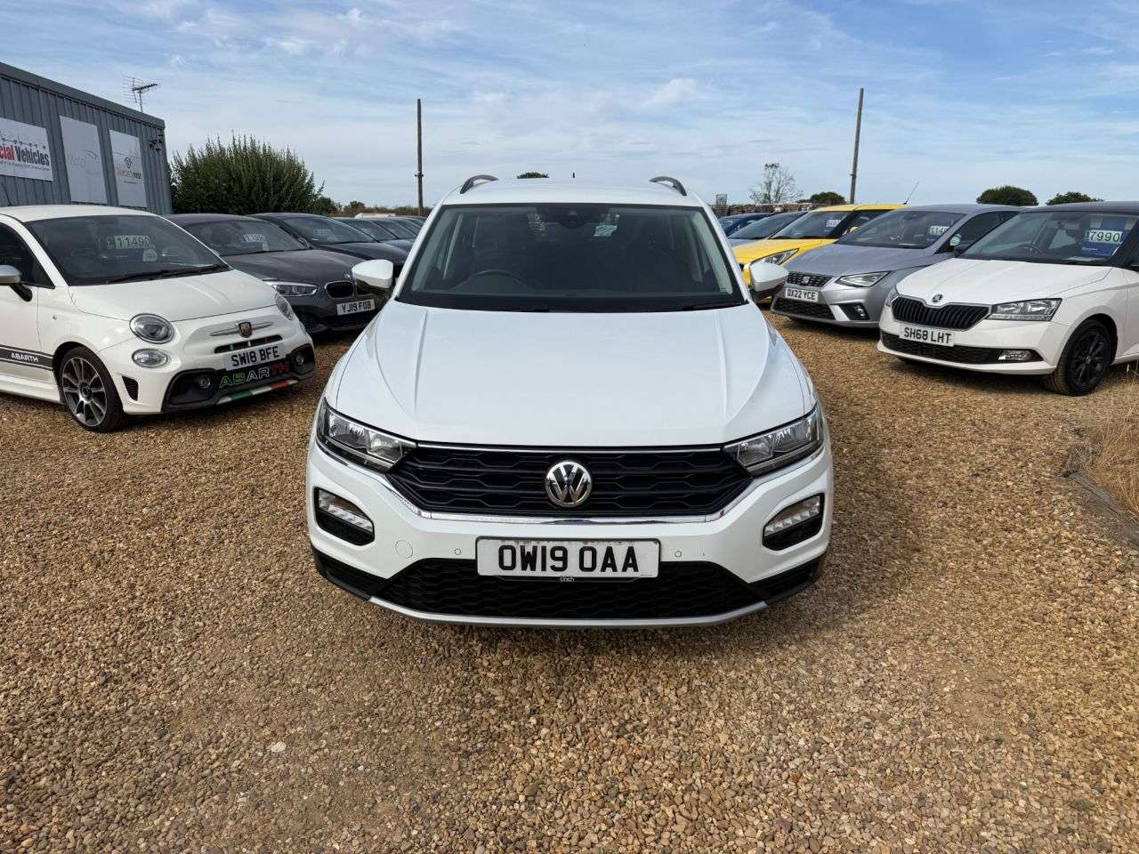 A 2019 VOLKSWAGEN T-ROC 1.6 TDI SE SUV 5dr Diesel Manual Euro 6 (s/s) (115 ps) A 2019 VOLKSWAGEN T-ROC 1.6 TDI SE SUV 5dr Diesel Manual Euro 6 (s/s) (115 ps)