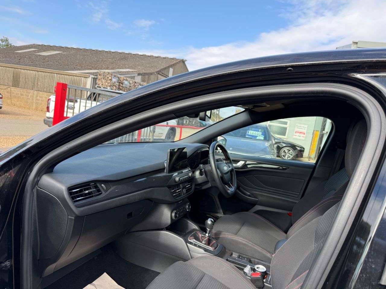 A 2021 FORD FOCUS 1.0T EcoBoost MHEV ST-Line Edition Hatchback 5dr Petrol Manual Euro 6 (s/s) A 2021 FORD FOCUS 1.0T EcoBoost MHEV ST-Line Edition Hatchback 5dr Petrol Manual Euro 6 (s/s)