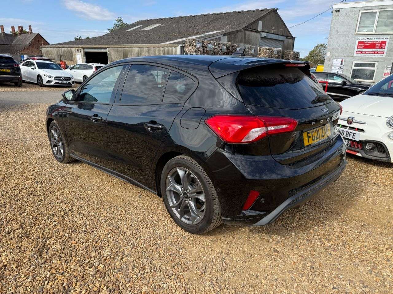 A 2021 FORD FOCUS 1.0T EcoBoost MHEV ST-Line Edition Hatchback 5dr Petrol Manual Euro 6 (s/s) A 2021 FORD FOCUS 1.0T EcoBoost MHEV ST-Line Edition Hatchback 5dr Petrol Manual Euro 6 (s/s)
