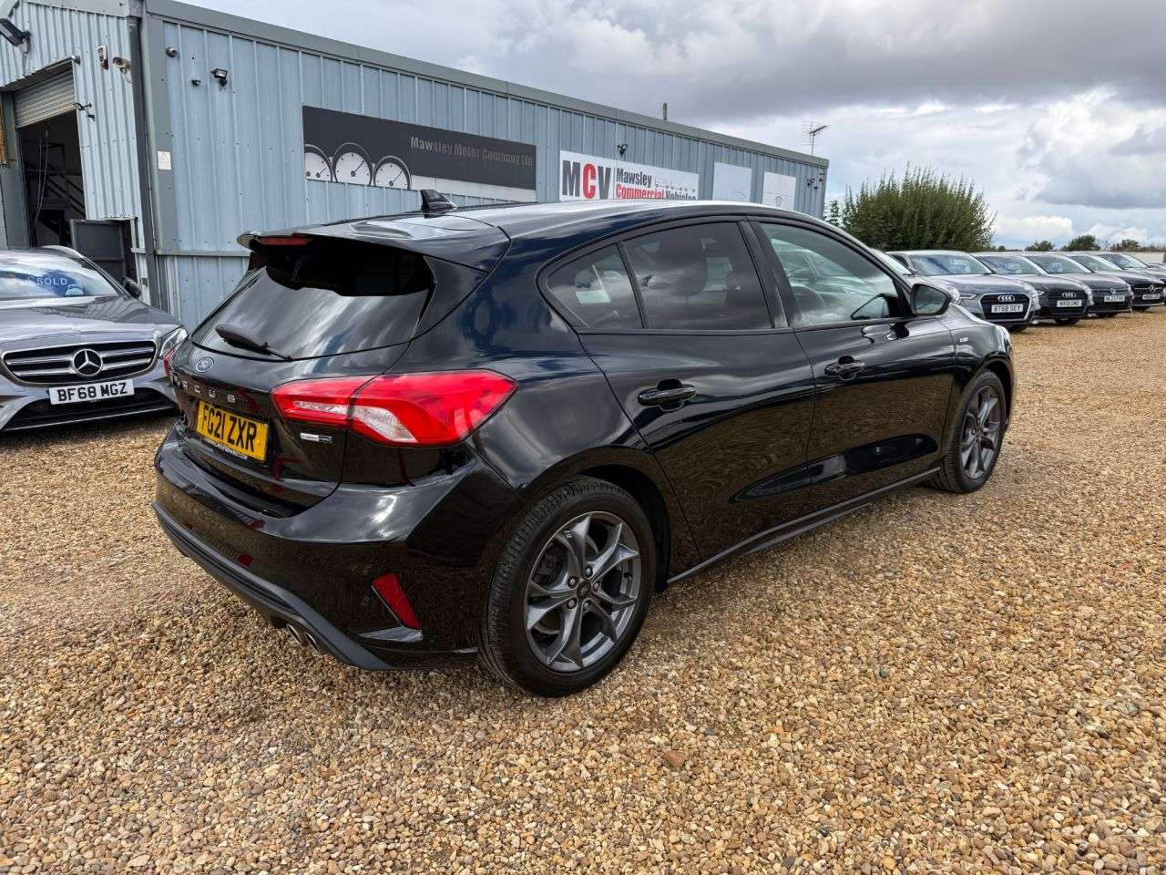 A 2021 FORD FOCUS 1.0T EcoBoost MHEV ST-Line Edition Hatchback 5dr Petrol Manual Euro 6 (s/s) A 2021 FORD FOCUS 1.0T EcoBoost MHEV ST-Line Edition Hatchback 5dr Petrol Manual Euro 6 (s/s)