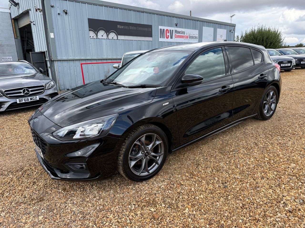 A 2021 FORD FOCUS 1.0T EcoBoost MHEV ST-Line Edition Hatchback 5dr Petrol Manual Euro 6 (s/s) A 2021 FORD FOCUS 1.0T EcoBoost MHEV ST-Line Edition Hatchback 5dr Petrol Manual Euro 6 (s/s)