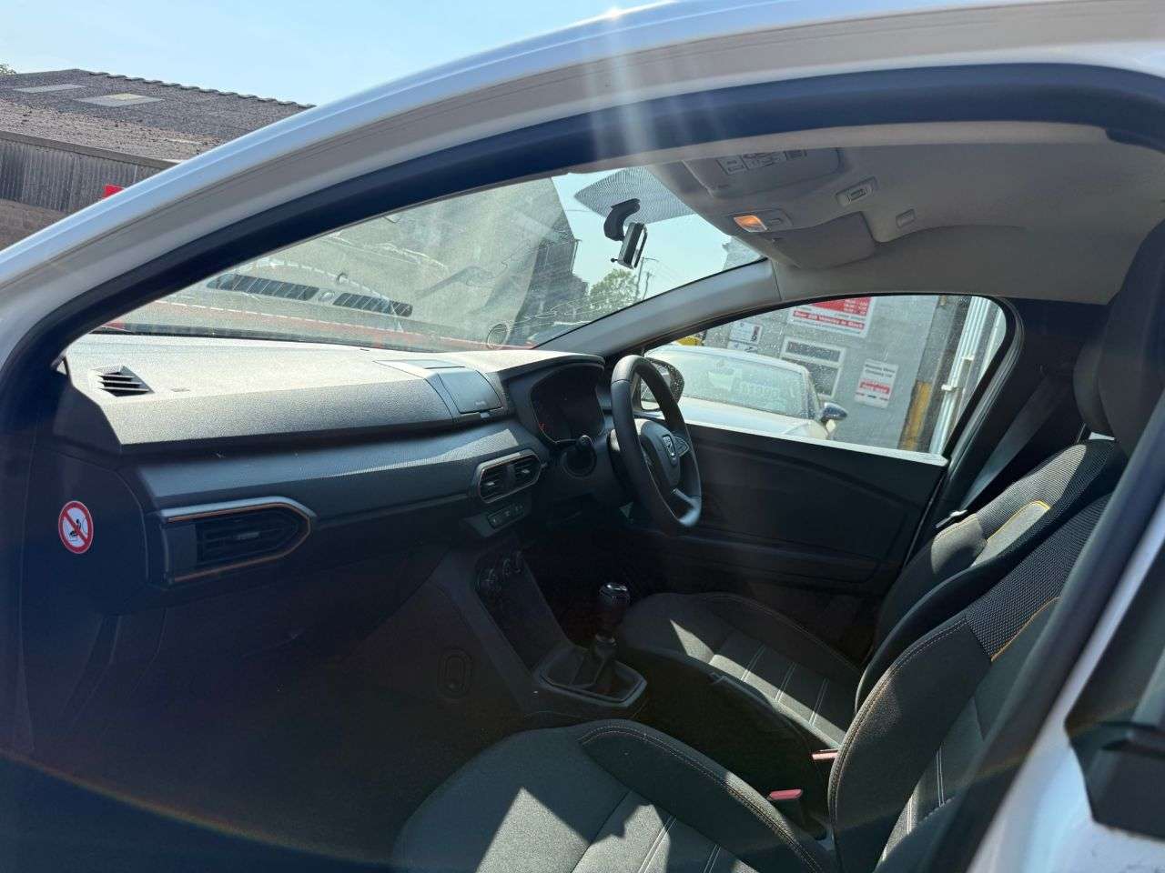 A 2022 DACIA SANDERO STEPWAY 1.0 TCe Essential Hatchback 5dr Petrol Manual Euro 6 (s/s) (90 ps) A 2022 DACIA SANDERO STEPWAY 1.0 TCe Essential Hatchback 5dr Petrol Manual Euro 6 (s/s) (90 ps)